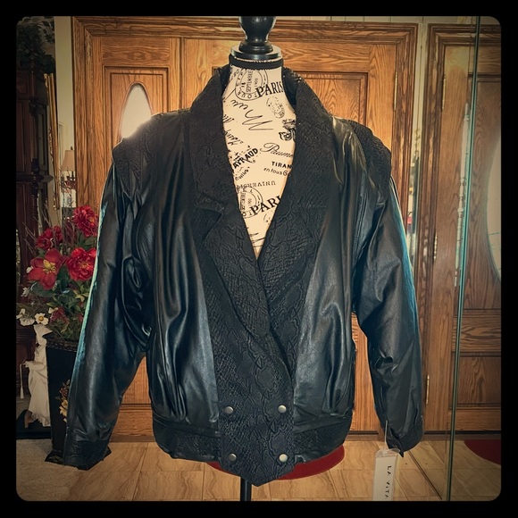 Jackets & Blazers - VINTAGE 80’s LA VITA BOMBER JACKET